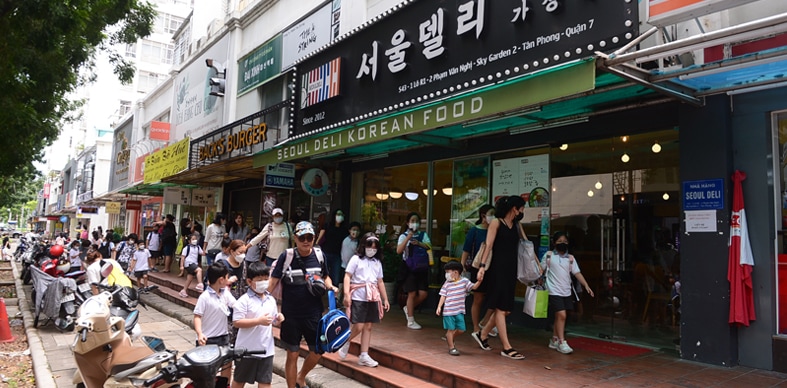 Phố 'ngoại' hồi sinh