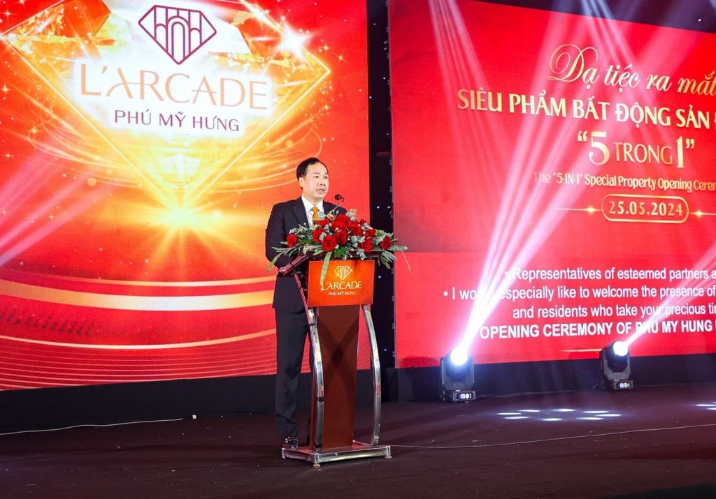 Ông Bùi Duy Toàn - Giám đốc Khối Kinh doanh và Tiếp thị Công ty Phú Mỹ Hưng phát biểu tại buổi ra mắt.